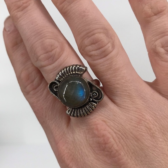 Boho Silver Labradorite Ring - Picture 1 of 8